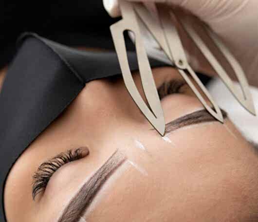 beautician-working-client-s-eyebrows